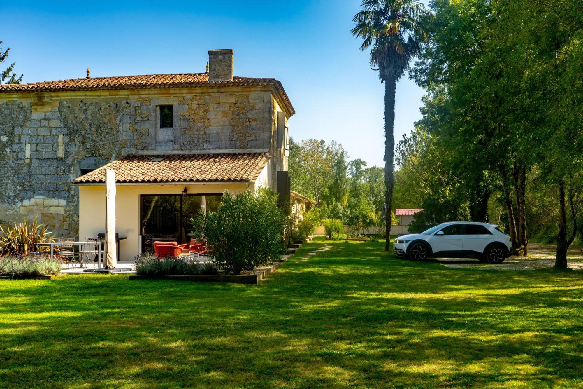 Le Bon Ami Villa Fronsac  Exterior photo